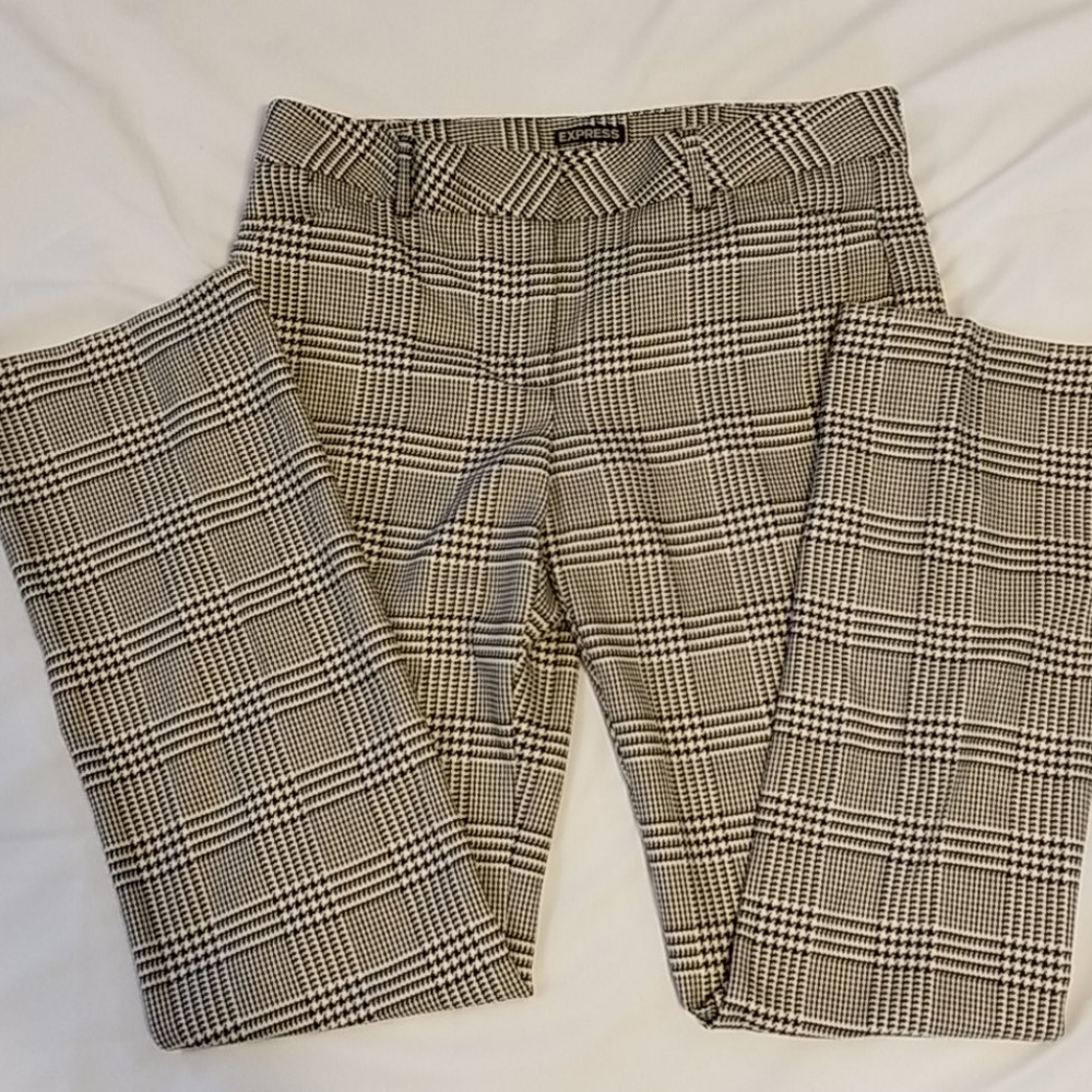 EXPRESS EDITOR FIT BLACK AND WHITE PLAID FLAIR TRO
